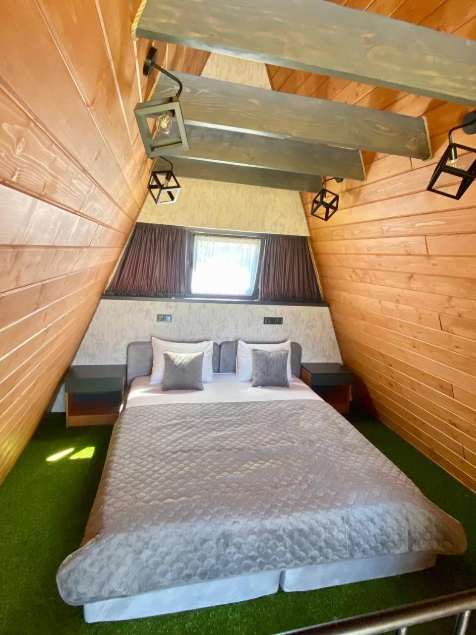 Ярдана Apartment Skhidnytsia Ngoại thất bức ảnh