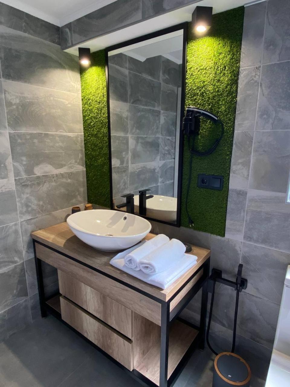 Ярдана Apartment Skhidnytsia Ngoại thất bức ảnh